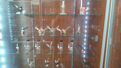 Tobacco Shop «The Smoke Shop of Mt. Morris», reviews and photos, 8005 N Dort Hwy, Mt Morris, MI 48458, USA