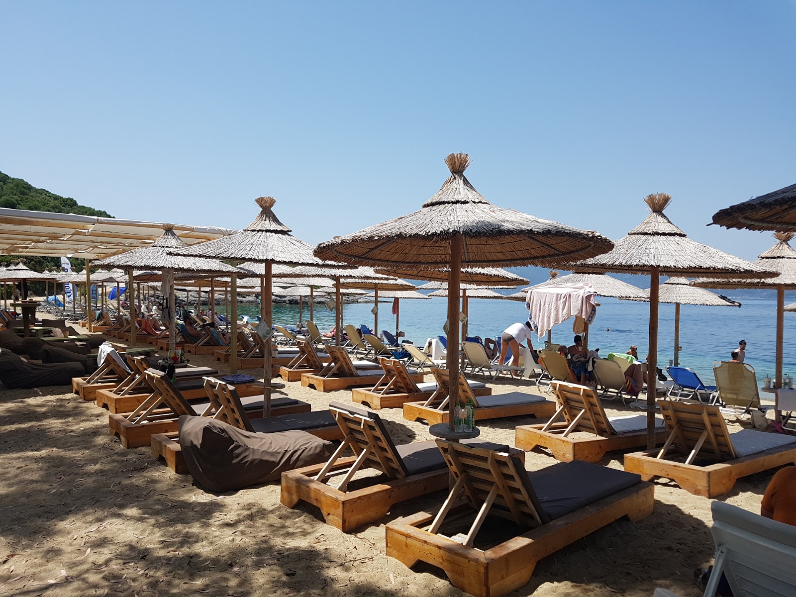 Pantermos beach'in fotoğrafı imkanlar alanı