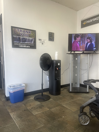 Tire Shop «Discount Tire Centers - Fresno, CA», reviews and photos, 6615 N Blackstone Ave, Fresno, CA 93710, USA