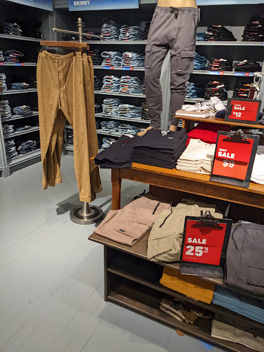 Clothing Store «Hollister Co.», reviews and photos, 9777 SW Washington Square Rd, Tigard, OR 97223, USA