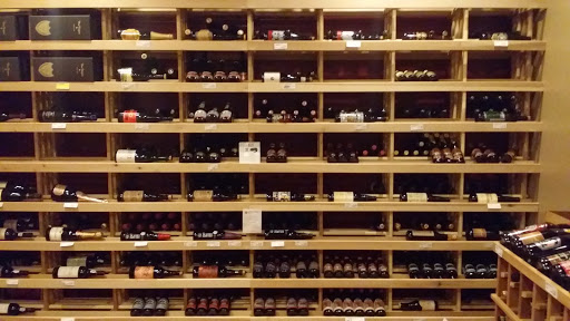 Liquor Store «Twin Peaks Liquor», reviews and photos, 999 Hover St # C, Longmont, CO 80501, USA