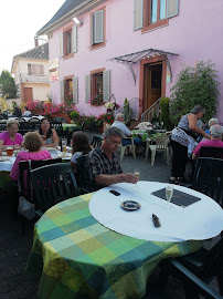 Atmosphère du Restaurant de spécialités alsaciennes La Couronne de Roeschwoog - Flammkueche Restaurant à Rœschwoog - n°17