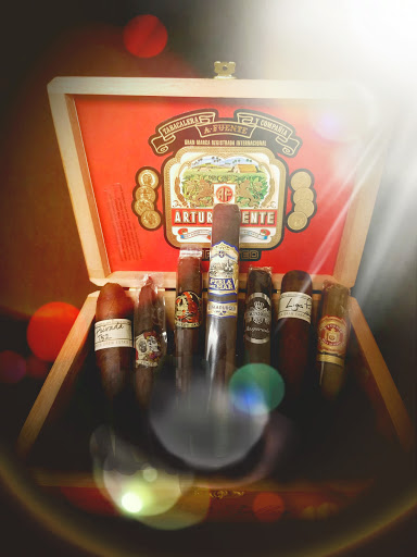 Tobacco Shop «Crescent Springs Tobacco & Liquor», reviews and photos, 535 Buttermilk Pike, Crescent Springs, KY 41017, USA