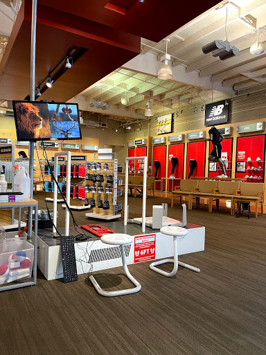 Shoe Store «New Balance», reviews and photos, 270 S Arroyo Pkwy, Pasadena, CA 91105, USA