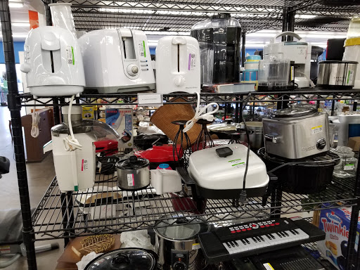 Thrift Store «Southern & Val Vista Goodwill Retail Store & Donation Center», reviews and photos, 3655 E Southern Ave, Mesa, AZ 85206, USA