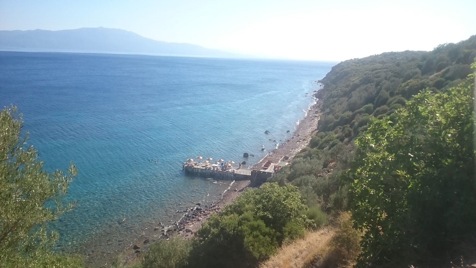 Foto von Sivrice beach mit steine Oberfläche