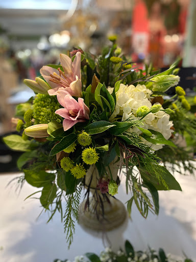 Florist «Artistic Flowers», reviews and photos, 610 W Solomon St, Griffin, GA 30223, USA
