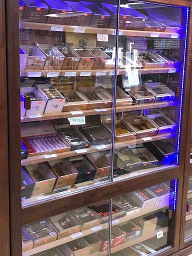 Cigar Shop «Park Avenue Smoke Shop», reviews and photos, 194 Park Ave, Worcester, MA 01609, USA