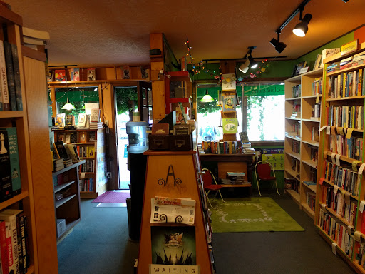 Book Store «Cloud & Leaf Bookstore», reviews and photos, 148 Laneda Ave, Manzanita, OR 97130, USA