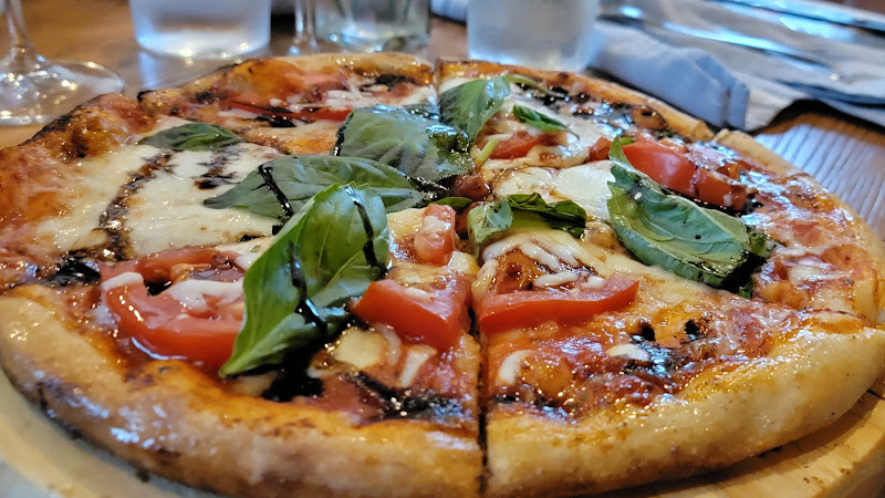 #1 best pizza place in Appleton - Ellinor restaurant