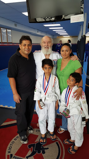 Cell Phone Store «AT&T Authorized Retailer», reviews and photos, 508 Bridgeport - Port Jefferson, Port Jefferson Station, NY 11776, USA