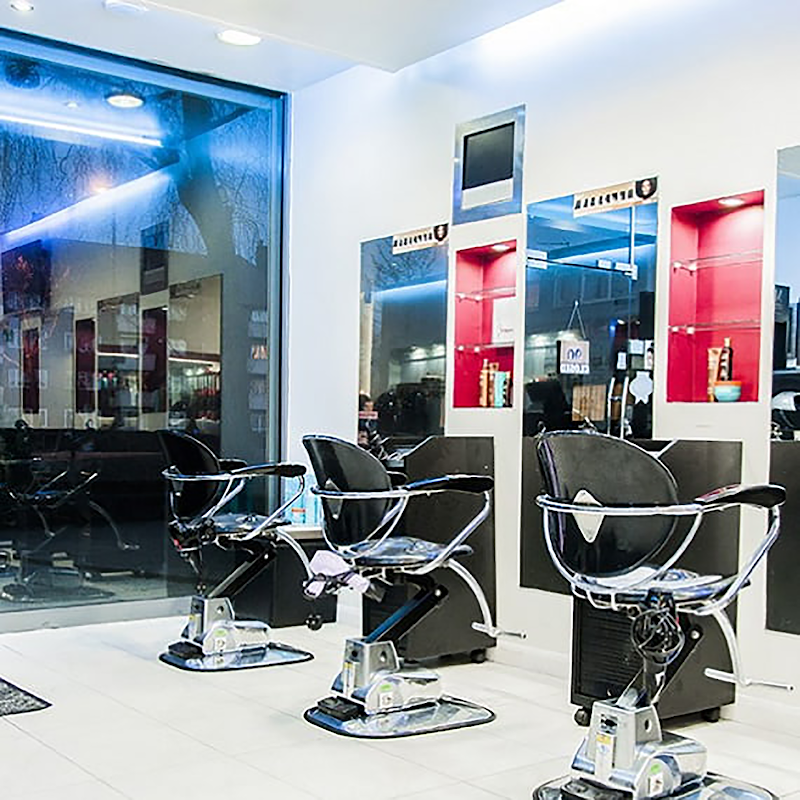 Hiikuss Afro Hair Salon London