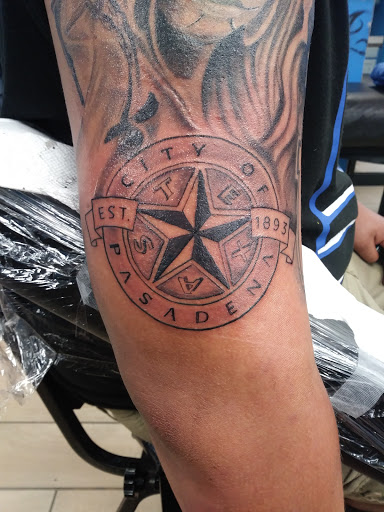 Explore arrow tattoo ideas for men, creative tattoo ideas in Houston, available at Orlandos Tattoo Studio