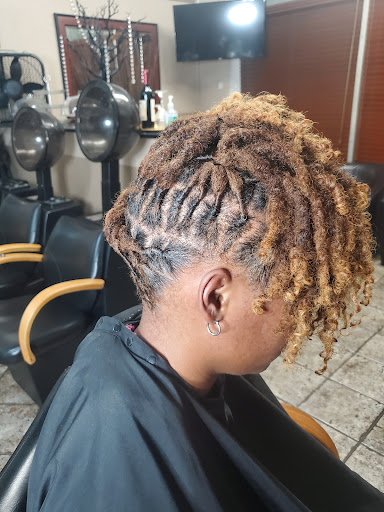 Beauty Salon «Sista Sista Beauty Salon», reviews and photos, 1949 W Cass St, Tampa, FL 33606, USA