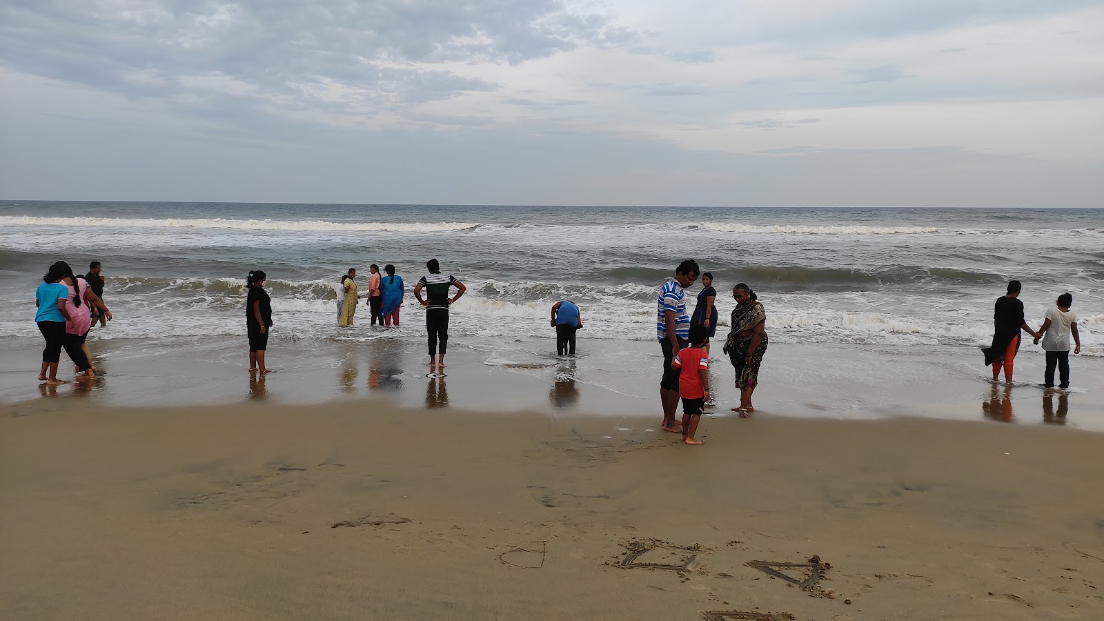 Φωτογραφία του Panaiyur Beach ECR και η εγκατάσταση