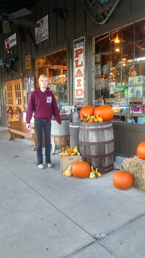 American Restaurant «Cracker Barrel Old Country Store», reviews and photos, 16 Nashua Rd, Londonderry, NH 03053, USA