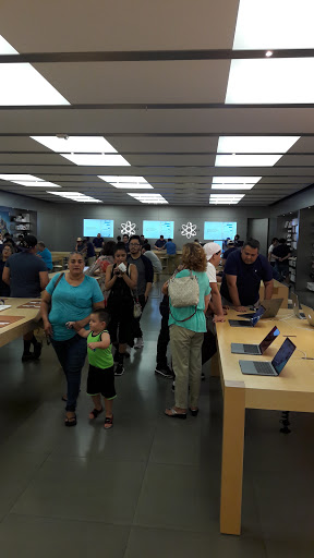 Computer Store «Apple Cielo Vista Mall», reviews and photos, 8401 Gateway Blvd W, El Paso, TX 79925, USA