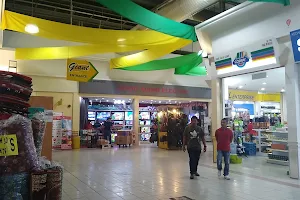 Cosway Giant Hypermarket Klang image