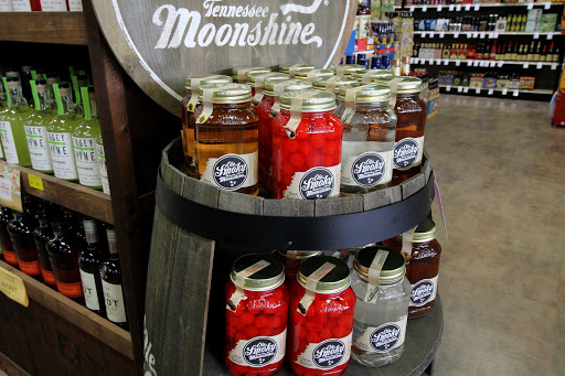 Wine Store «Wine Warehouse of Mantua», reviews and photos, 222 Bridgeton Pike, Mantua Township, NJ 08051, USA