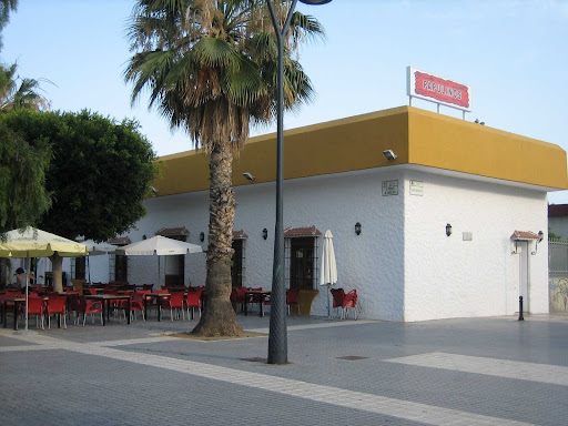 chiringuito Los Troncos - El Lentiscal, s/n, 11391 Playa de Bolonia, Cádiz