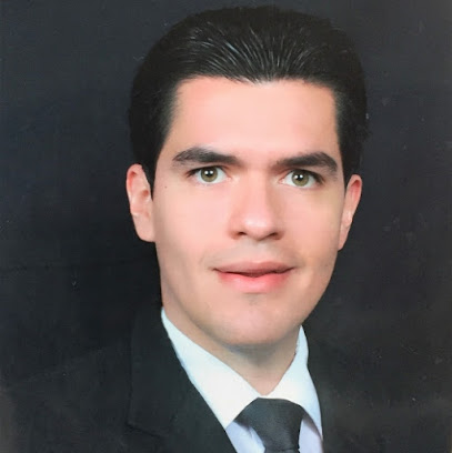 Dr. Gerardo Salvador Lechuga Rodríguez, Neurocirujano