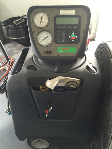 Auto Repair Shop «J and M Auto Center», reviews and photos, 2807 Simpson Cir, Norcross, GA 30071, USA