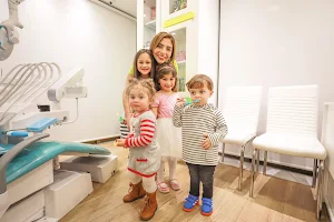 Dr Alia Eses kids dentist د علياء العسعس أخصائية طب أسنان الأطفال image