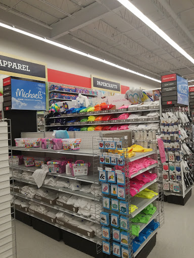 Craft Store «Michaels», reviews and photos, 34 Cambridge St #150, Burlington, MA 01803, USA
