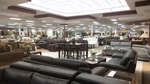 Outlet Store «Rooms To Go Outlet Furniture Store - Clearwater», reviews and photos, 21411 US-19, Clearwater, FL 33759, USA