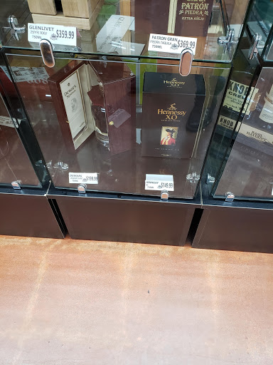 Liquor Store «Liquor Zone», reviews and photos, 3004 E Pioneer Pkwy #200, Arlington, TX 76010, USA