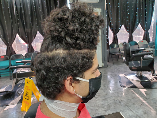 Barber Shop «Los Bambinos Barbershop», reviews and photos, 428 New Britain Ave, Hartford, CT 06106, USA