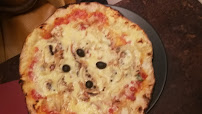 Plats et boissons du Pizzeria Pizzéria Romaine - Au feu de bois à Rodez - n°20