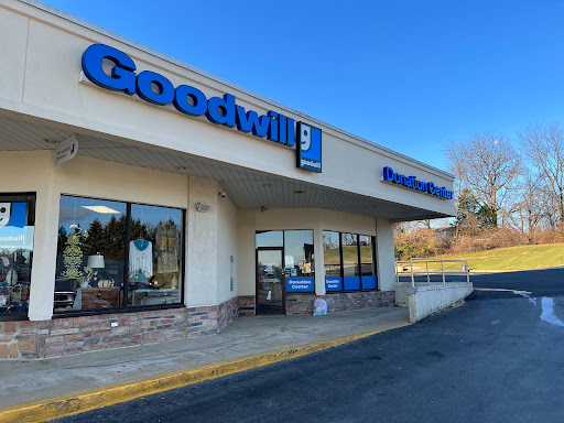Thrift Store «Goodwill Boutique & Donation Center», reviews and photos, 235 Lancaster Ave, Frazer, PA 19355, USA