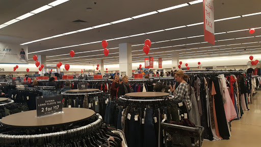 Department Store «Nordstrom Rack The Shops at Oak Brook Place», reviews and photos, 2155 22nd St, Oak Brook, IL 60523, USA