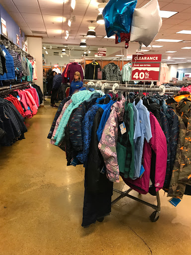 Sportswear Store «Columbia Sportswear Outlet», reviews and photos, 3 Monroe Pkwy, Lake Oswego, OR 97035, USA
