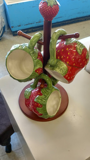 Thrift Store «Community Closet Thrift Store», reviews and photos, 416 E Park St, Livingston, MT 59047, USA