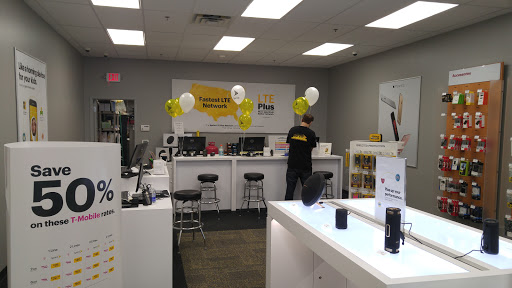 Sprint Store Maple Grove, 9513 Blackoaks Ln N, Maple Grove, MN 55311, USA, 
