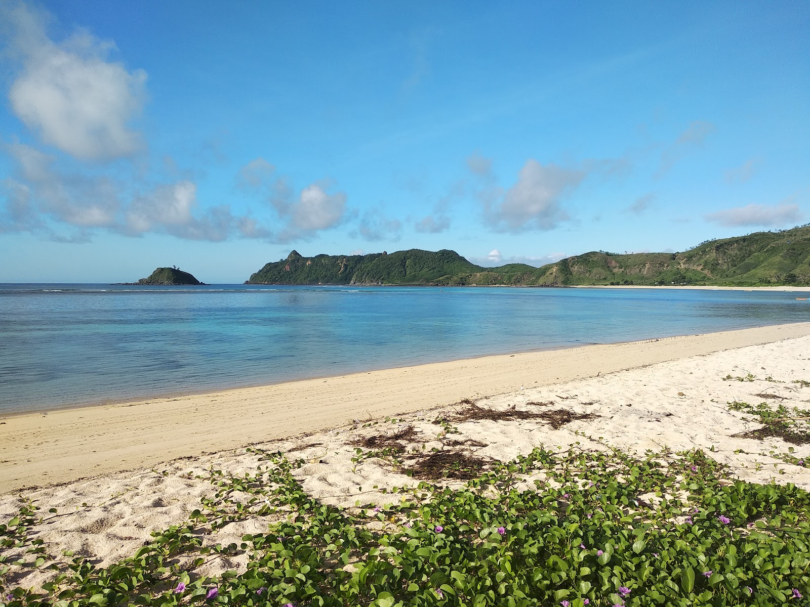 Foto di Pengantap Beach con parzialmente pulito livello di pulizia