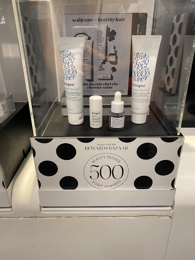 Cosmetics Store «SEPHORA», reviews and photos, 1 Garden State Plaza Blvd, Paramus, NJ 07652, USA