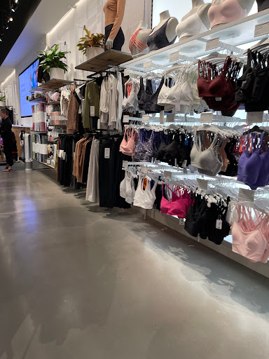 Sportswear Store «lululemon», reviews and photos, 2223 N Westshore Blvd #264, Tampa, FL 33607, USA