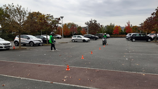 Auto-École La Madeleine (26 Rue Saumuroise) à Angers, Maine-et-Loire