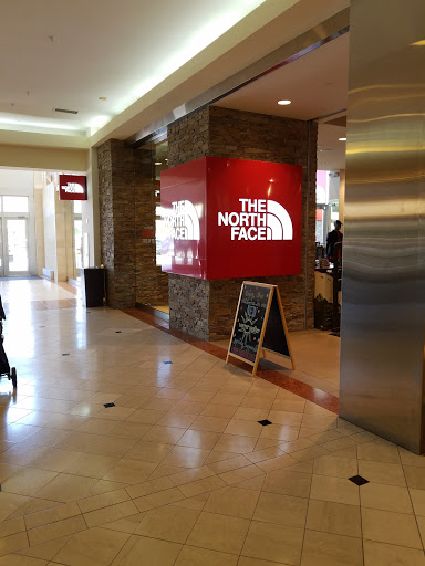 The North Face, 4325 Glenwood Ave, Raleigh, NC 27612, USA, 