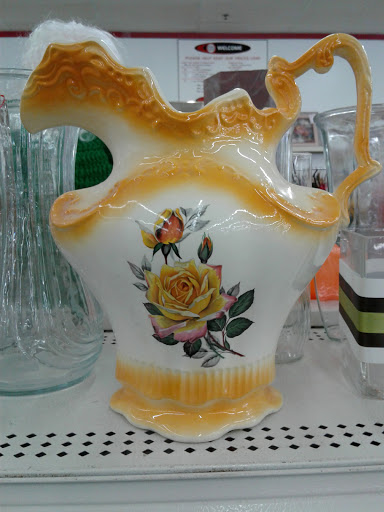 Thrift Store «Value World», reviews and photos, 11900 Detroit Ave, Lakewood, OH 44107, USA