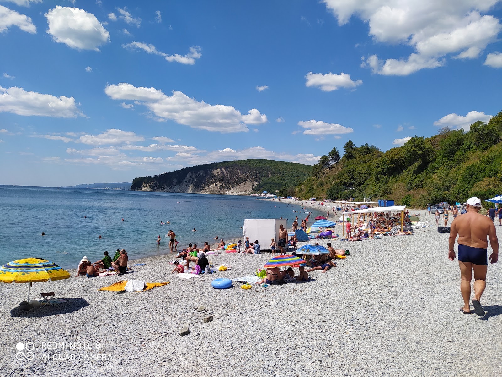 Fotografie cu Sunrise beach amplasat într-o zonă naturală