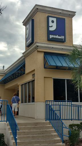 Thrift Store «Goodwill Retail & Donation Center», reviews and photos