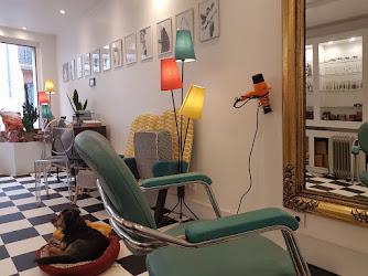 A different salon - Paula coiffure