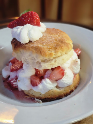 American Restaurant «The Brass Lantern Restaurant and Lounge», reviews and photos, 79 Chestnut Hill Rd, Crossville, TN 38555, USA