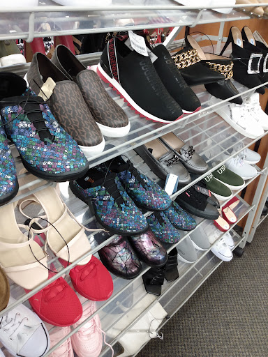 Clothing Store «Burlington Coat Factory», reviews and photos, 1 Padanaram Rd, Danbury, CT 06811, USA