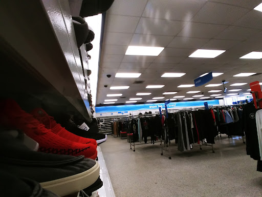 Clothing Store «Ross Dress for Less», reviews and photos, 99 Eglin Pkwy NE, Fort Walton Beach, FL 32548, USA