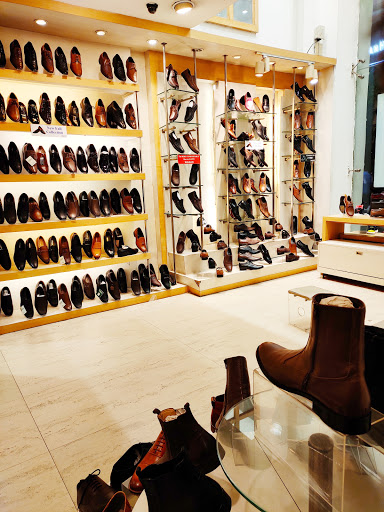 Stores to buy women's boots Delhi